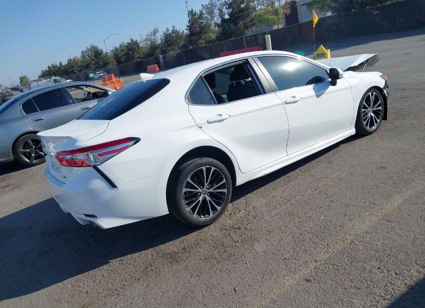 Photo 4 of 2020 Toyota Camry SE (VIN 4T1G11AK8LU955350)