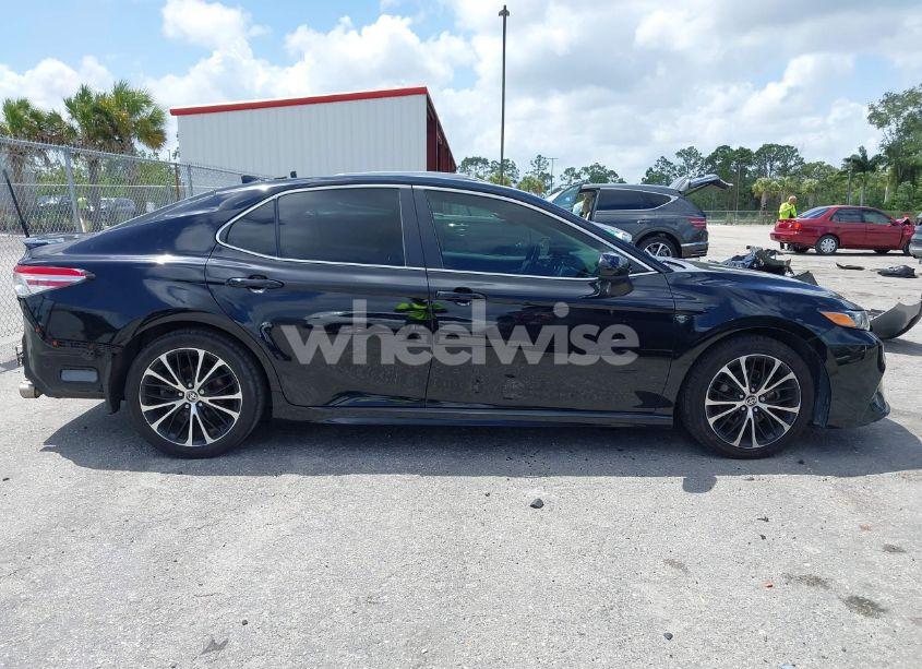 Photo 14 of 2020 Toyota Camry SE (VIN 4T1G11AK8LU961567)