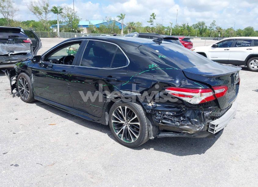 Photo 3 of 2020 Toyota Camry SE (VIN 4T1G11AK8LU961567)