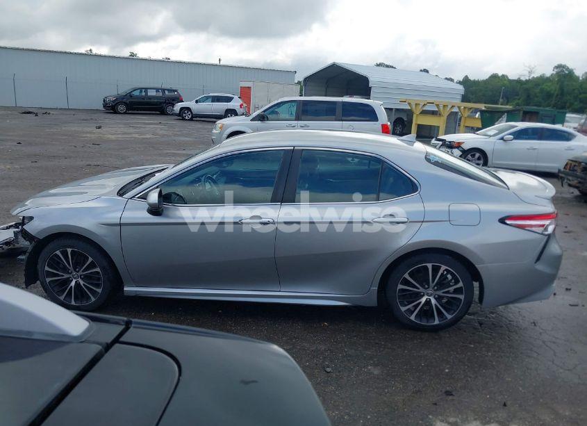 Photo 15 of 2020 Toyota Camry SE (VIN 4T1G11AK8LU964551)