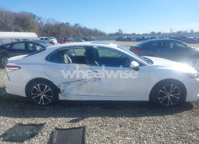 Photo 13 of 2020 Toyota Camry SE (VIN 4T1G11AK8LU980359)