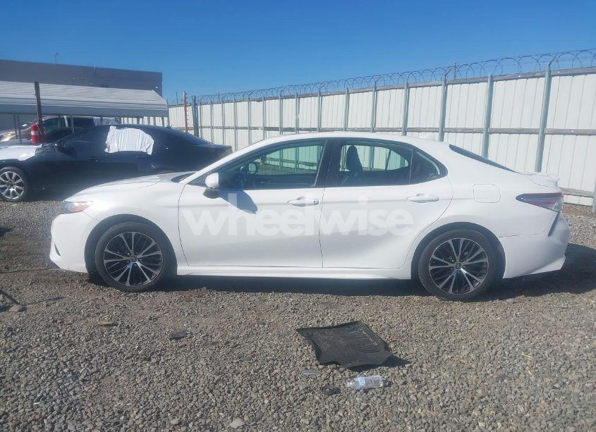 Photo 14 of 2020 Toyota Camry SE (VIN 4T1G11AK8LU980359)