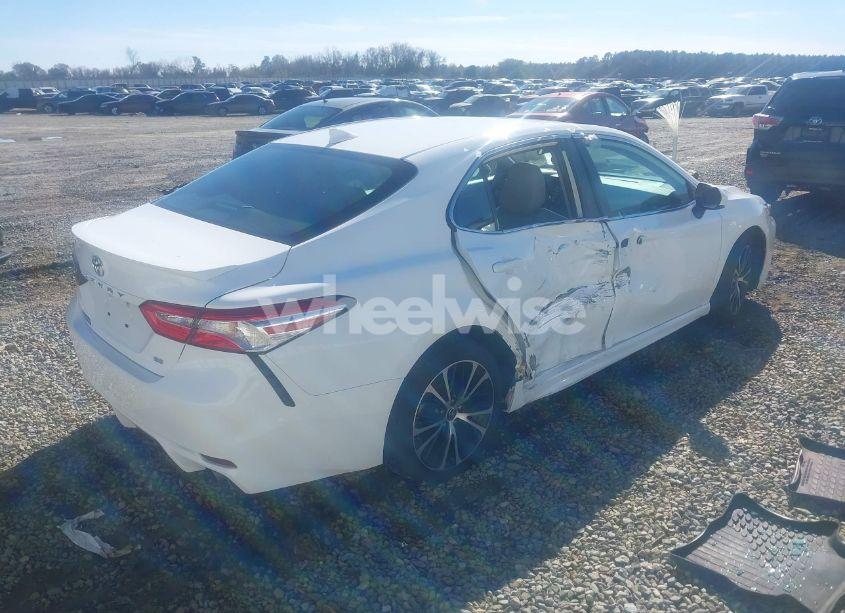 Photo 4 of 2020 Toyota Camry SE (VIN 4T1G11AK8LU980359)