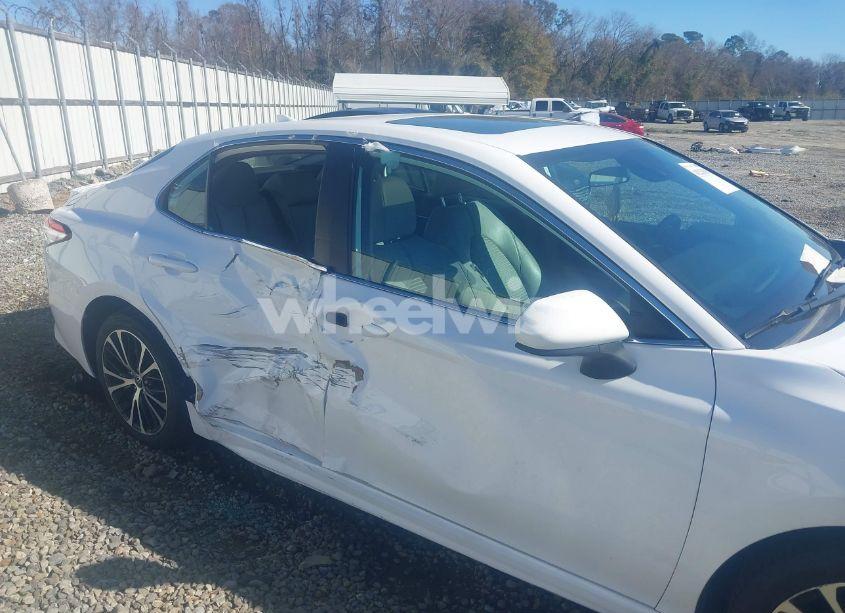 Photo 6 of 2020 Toyota Camry SE (VIN 4T1G11AK8LU980359)