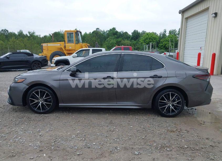 Photo 14 of 2021 Toyota Camry SE (VIN 4T1G11AK8MU411318)