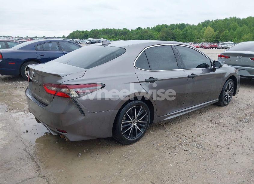 Photo 4 of 2021 Toyota Camry SE (VIN 4T1G11AK8MU411318)