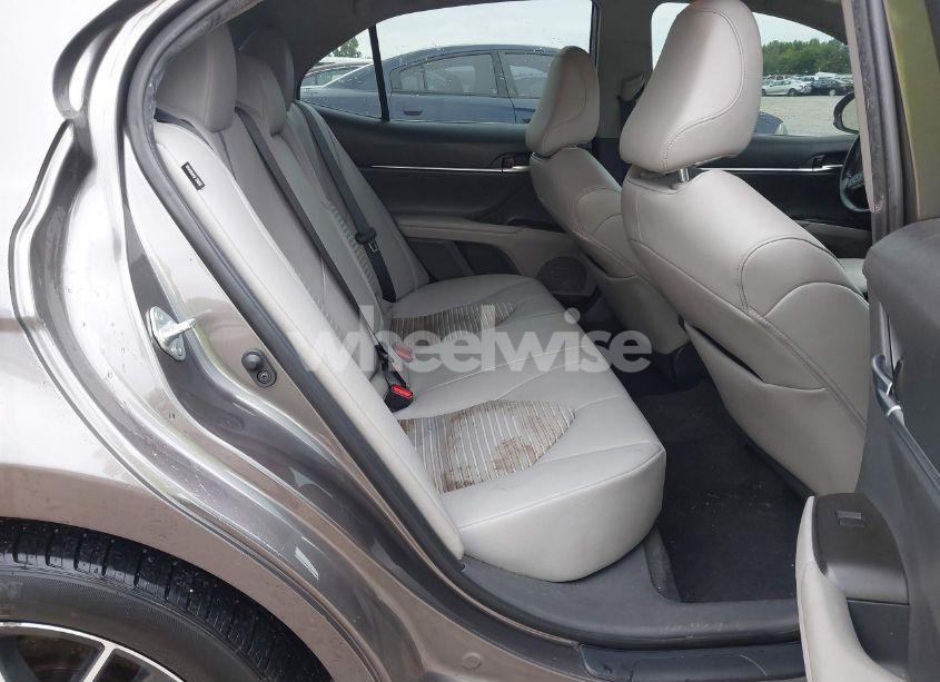 Photo 8 of 2021 Toyota Camry SE (VIN 4T1G11AK8MU411318)