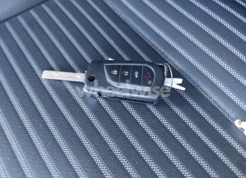 Photo 11 of 2021 Toyota Camry SE (VIN 4T1G11AK8MU415725)