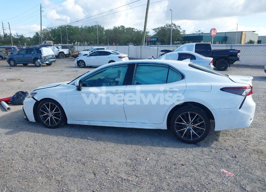 Photo 14 of 2021 Toyota Camry SE (VIN 4T1G11AK8MU415725)