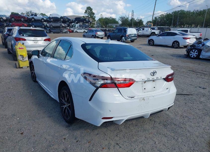 Photo 3 of 2021 Toyota Camry SE (VIN 4T1G11AK8MU415725)