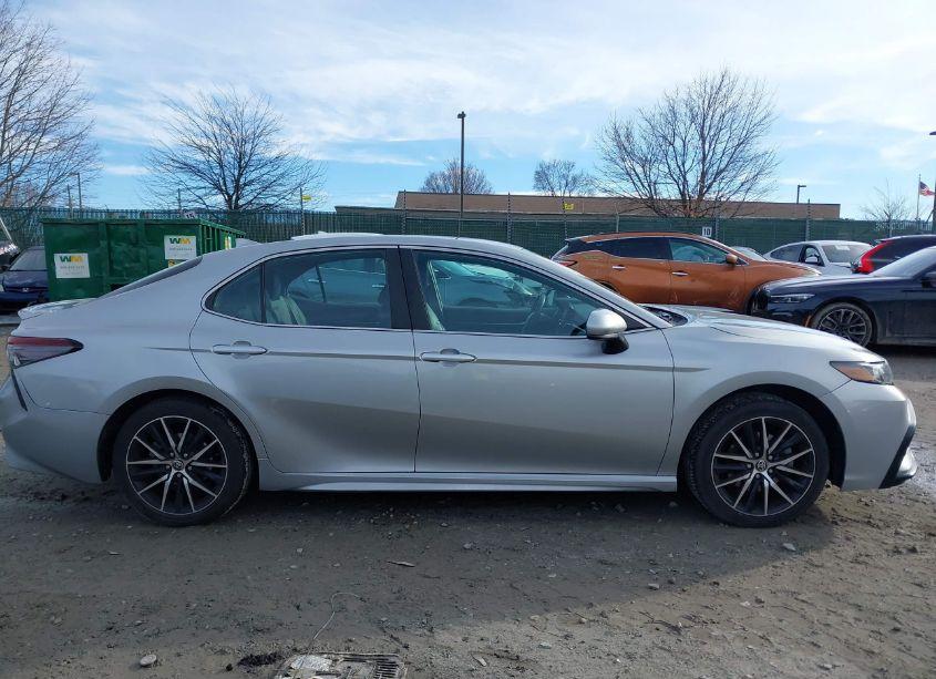 Photo 13 of 2021 Toyota Camry SE (VIN 4T1G11AK8MU435540)