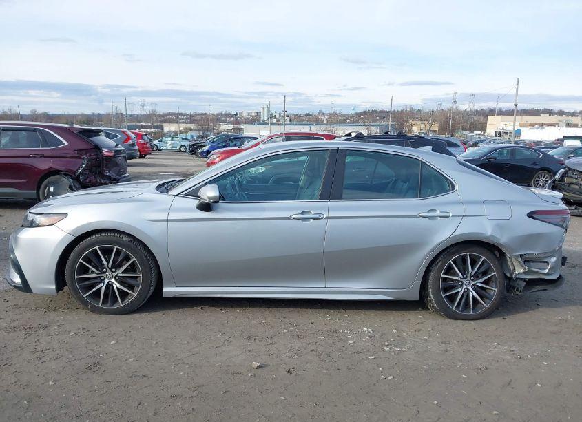 Photo 14 of 2021 Toyota Camry SE (VIN 4T1G11AK8MU435540)