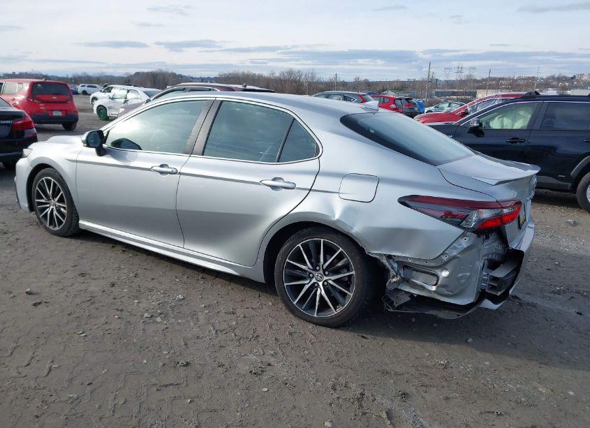Photo 3 of 2021 Toyota Camry SE (VIN 4T1G11AK8MU435540)