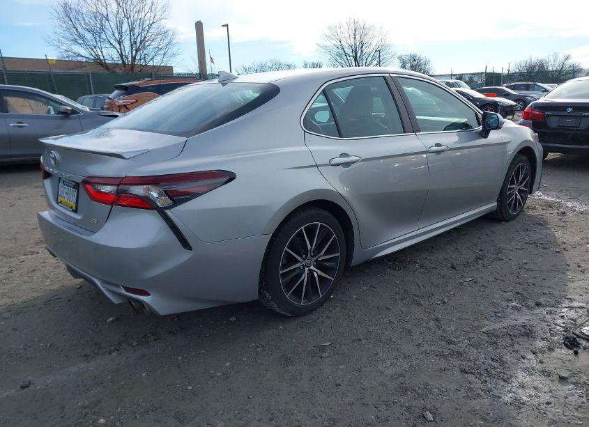 Photo 4 of 2021 Toyota Camry SE (VIN 4T1G11AK8MU435540)