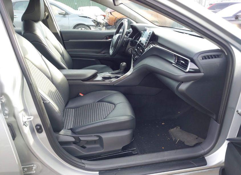 Photo 5 of 2021 Toyota Camry SE (VIN 4T1G11AK8MU435540)