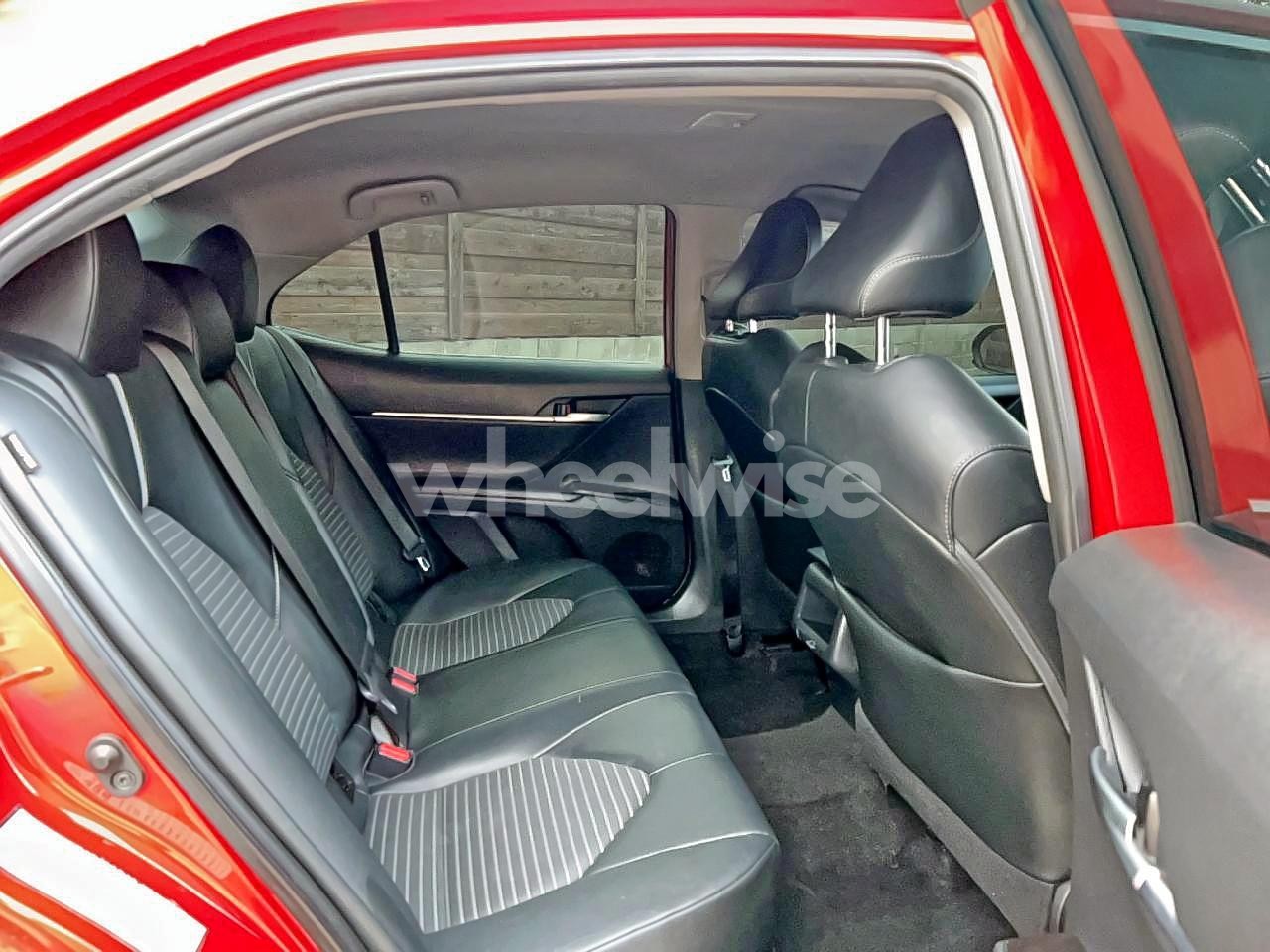 Photo 6 of 2021 TOYOTA CAMRY SE (VIN 4T1G11AK8MU441161)