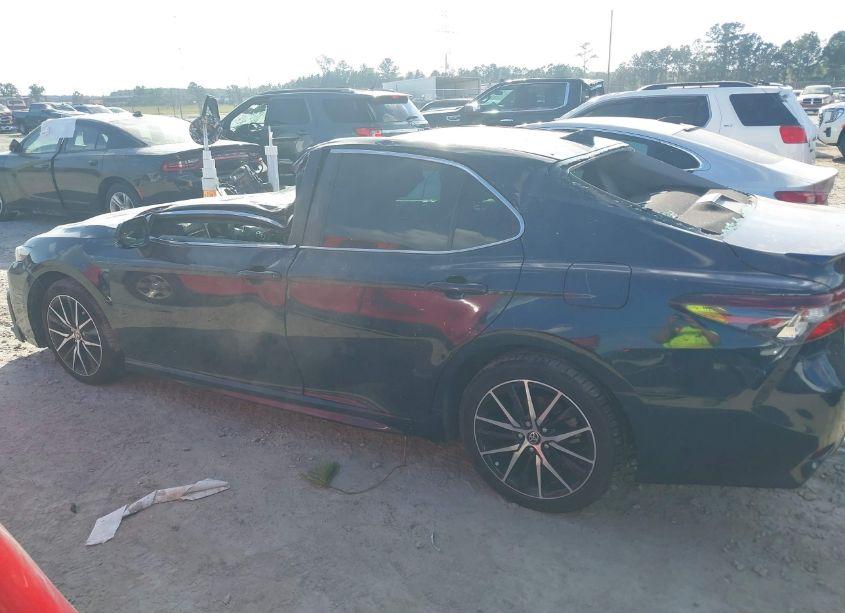 Photo 14 of 2021 Toyota Camry SE (VIN 4T1G11AK8MU465329)