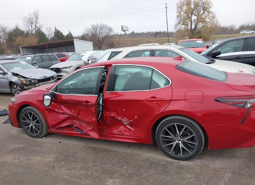 Photo 14 of 2021 Toyota Camry SE (VIN 4T1G11AK8MU490585)