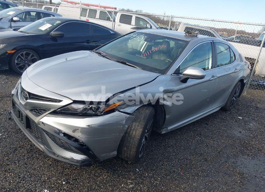 Photo 2 of 2021 Toyota Camry SE (VIN 4T1G11AK8MU520958)