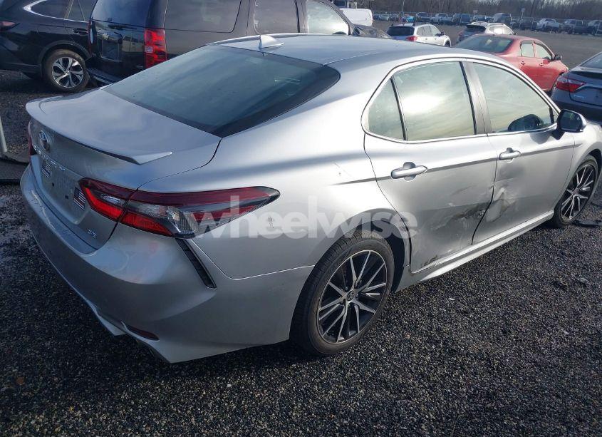 Photo 4 of 2021 Toyota Camry SE (VIN 4T1G11AK8MU520958)