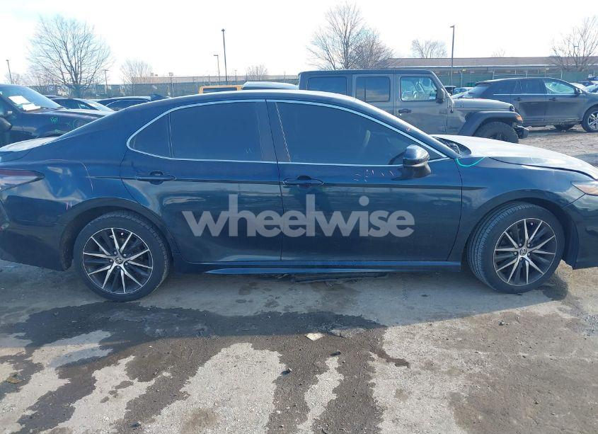 Photo 13 of 2021 Toyota Camry SE (VIN 4T1G11AK8MU527456)