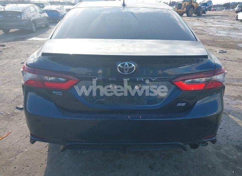 Photo 16 of 2021 Toyota Camry SE (VIN 4T1G11AK8MU527456)