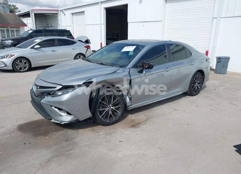 Photo 2 of 2021 Toyota Camry SE (VIN 4T1G11AK8MU562367)