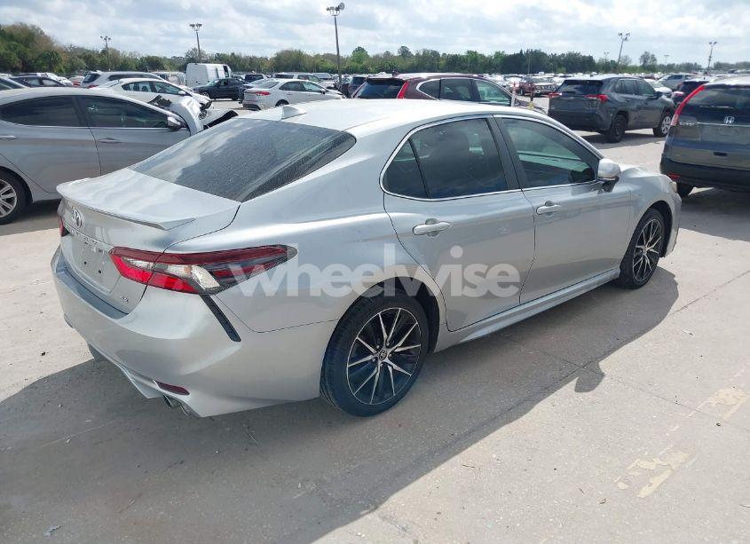 Photo 4 of 2021 Toyota Camry SE (VIN 4T1G11AK8MU562367)