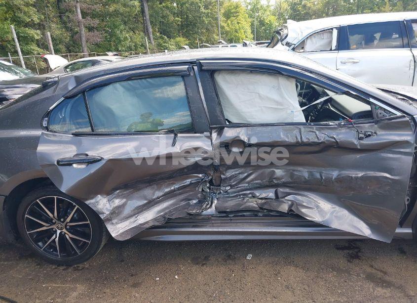 Photo 13 of 2021 Toyota Camry SE (VIN 4T1G11AK8MU573448)