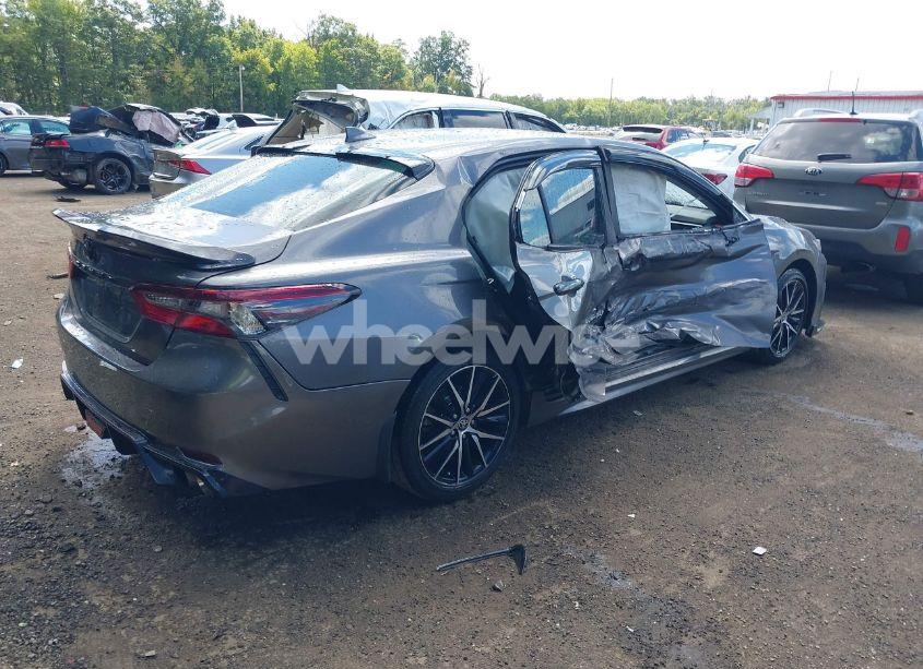 Photo 4 of 2021 Toyota Camry SE (VIN 4T1G11AK8MU573448)