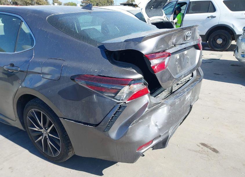 Photo 18 of 2021 Toyota Camry SE (VIN 4T1G11AK8MU585633)