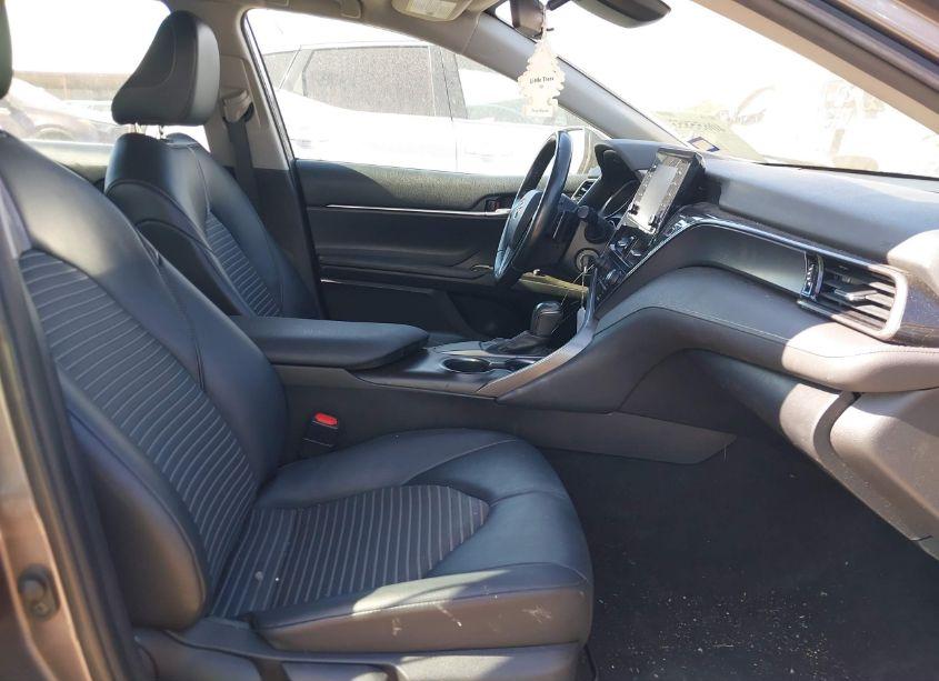 Photo 5 of 2021 Toyota Camry SE (VIN 4T1G11AK8MU585633)