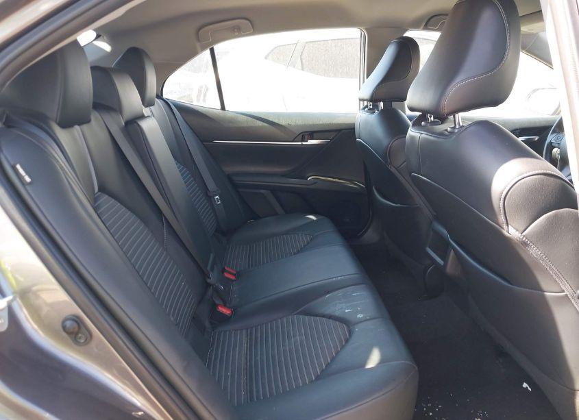 Photo 8 of 2021 Toyota Camry SE (VIN 4T1G11AK8MU585633)
