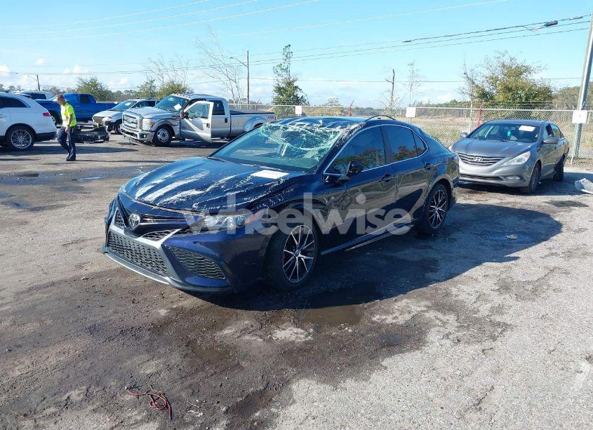 Photo 2 of 2021 Toyota Camry SE (VIN 4T1G11AK8MU603242)