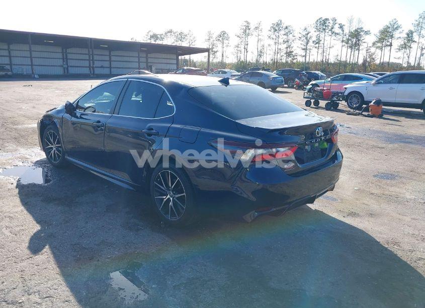 Photo 3 of 2021 Toyota Camry SE (VIN 4T1G11AK8MU603242)