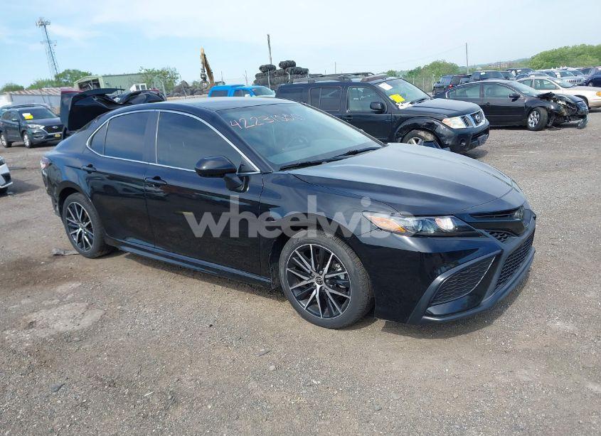 2021 Toyota Camry SE (VIN 4T1G11AK8MU609008) main photo