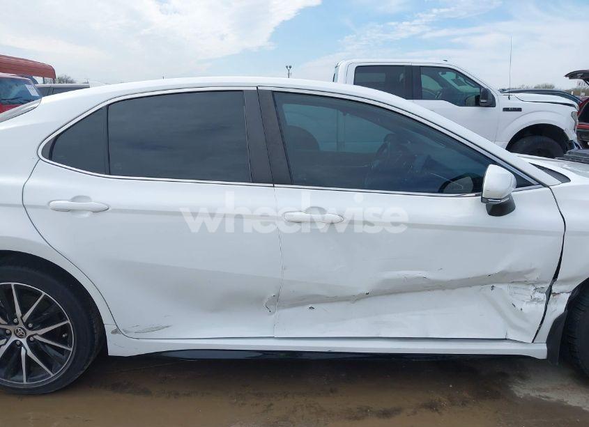 Photo 13 of 2022 Toyota Camry SE (VIN 4T1G11AK8NU037312)