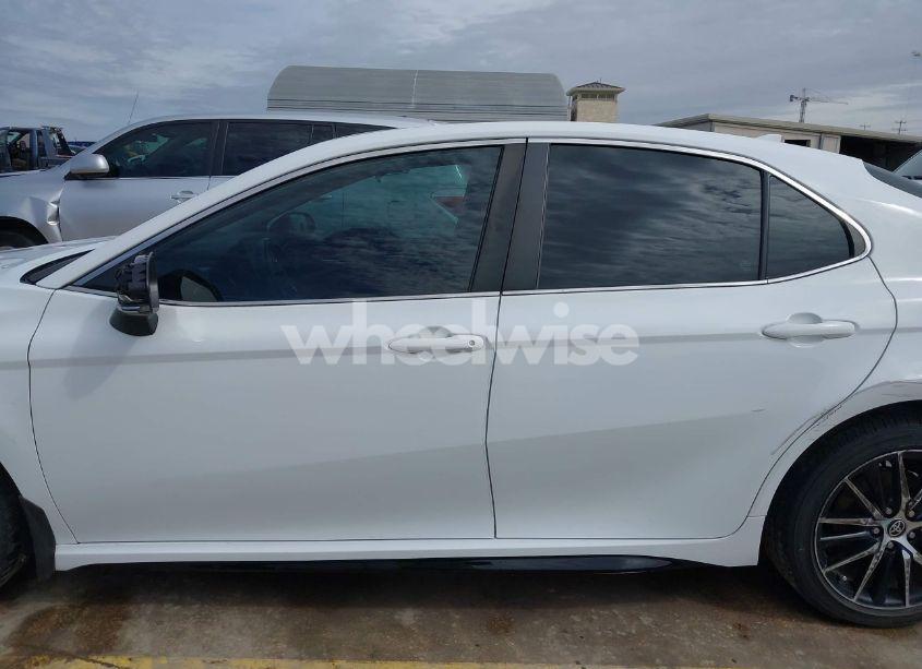 Photo 14 of 2022 Toyota Camry SE (VIN 4T1G11AK8NU037312)