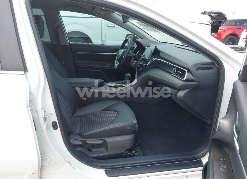 Photo 5 of 2022 Toyota Camry SE (VIN 4T1G11AK8NU037312)