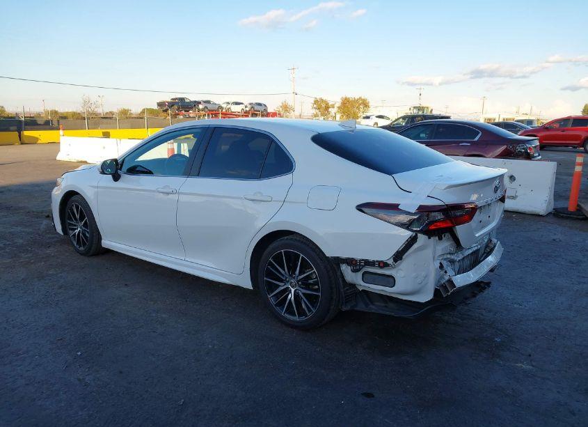 Photo 3 of 2022 Toyota Camry SE (VIN 4T1G11AK8NU050478)