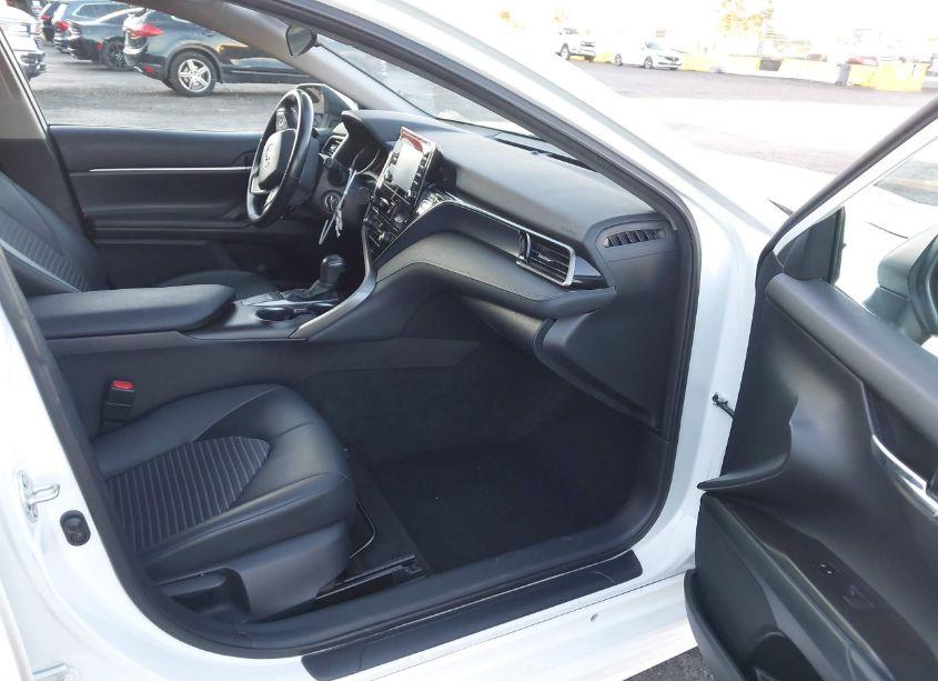 Photo 5 of 2022 Toyota Camry SE (VIN 4T1G11AK8NU050478)