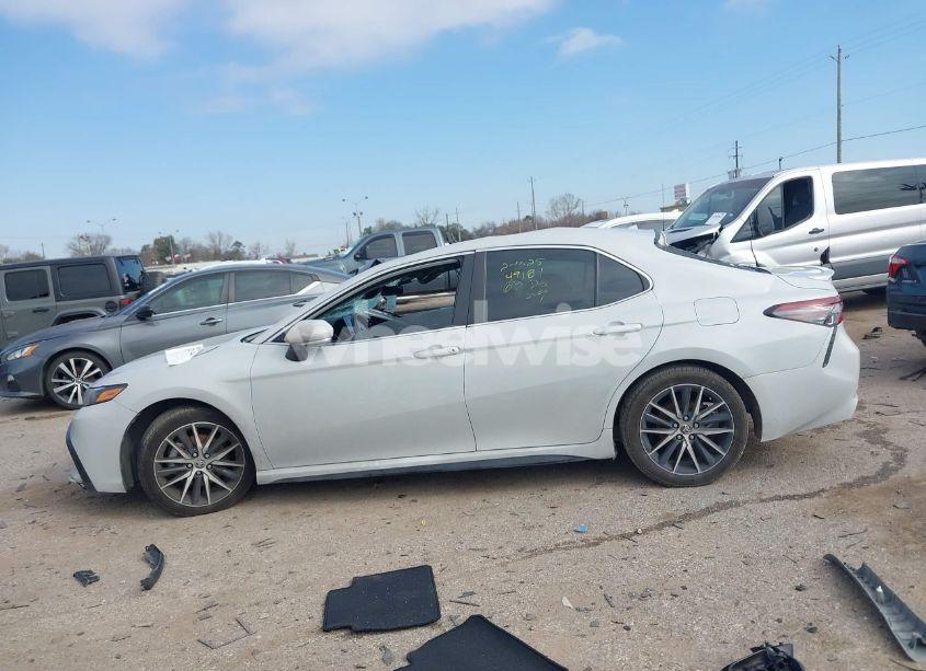 Photo 14 of 2022 Toyota Camry SE (VIN 4T1G11AK8NU057270)