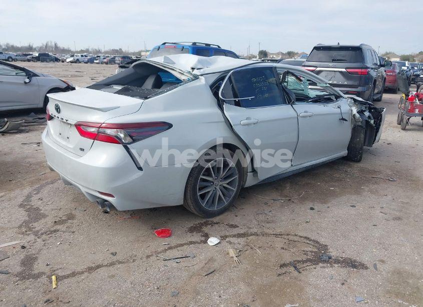 Photo 4 of 2022 Toyota Camry SE (VIN 4T1G11AK8NU057270)