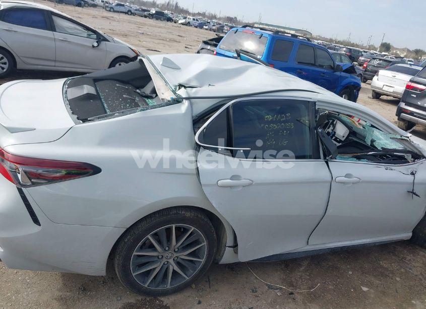 Photo 6 of 2022 Toyota Camry SE (VIN 4T1G11AK8NU057270)