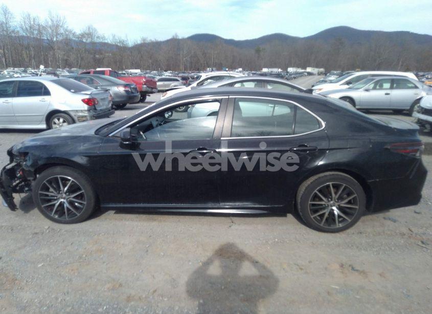 Photo 14 of 2022 Toyota Camry SE (VIN 4T1G11AK8NU624738)