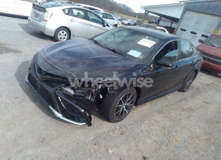 Photo 2 of 2022 Toyota Camry SE (VIN 4T1G11AK8NU624738)