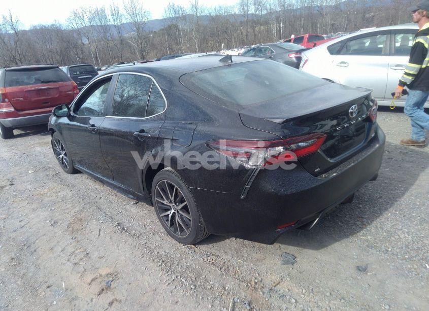 Photo 3 of 2022 Toyota Camry SE (VIN 4T1G11AK8NU624738)