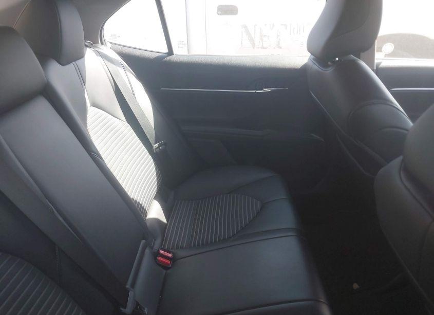 Photo 8 of 2022 Toyota Camry SE (VIN 4T1G11AK8NU639515)
