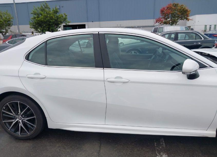 Photo 14 of 2022 Toyota Camry SE (VIN 4T1G11AK8NU655195)