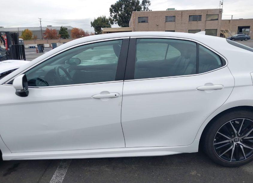 Photo 15 of 2022 Toyota Camry SE (VIN 4T1G11AK8NU655195)